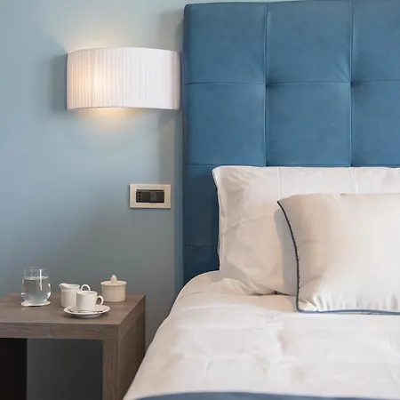 Le Terrazze Charming לינה וארוחת בוקר טאורמינה