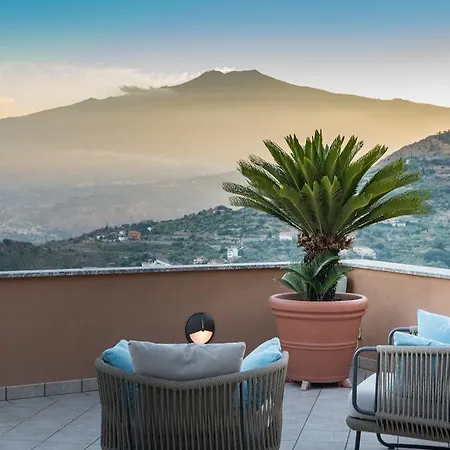 Le Terrazze Charming 4* טאורמינה