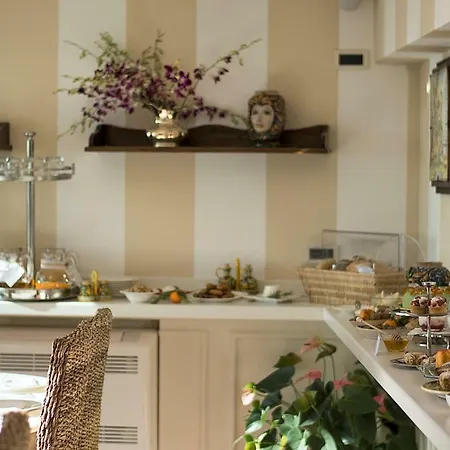 לינה וארוחת בוקר Le Terrazze Charming טאורמינה